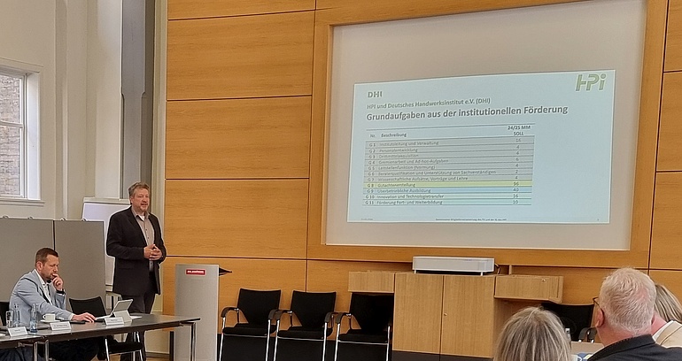 Bericht des Institutsleiters Dr. Christian Welzbacher 
