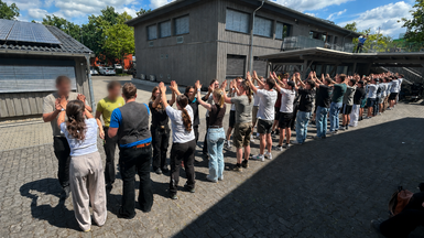 Auszubildende im Zimmerer-Handwerk beim Zimmererklatsch