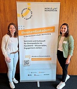 Nadja Jakrel (links) und Verena Berten (rechts) beim Zukunftstag "let´s talk about Ehrenamt"