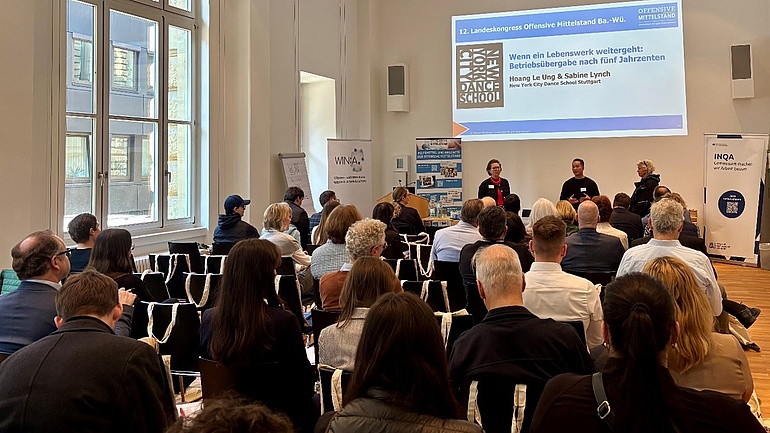 Hoang Le Ung und Sabine Lynch berichten über den Übergabe-/Übernahmeprozess in der  New York City Dance School Stuttgart